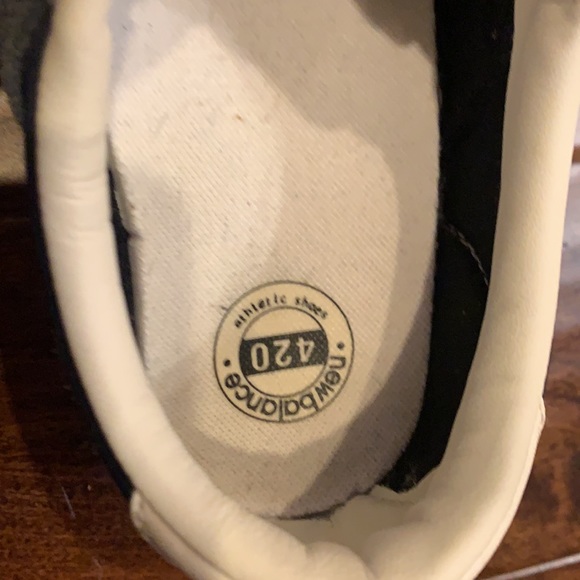 New balance 420 style size 9 - Picture 8 of 10